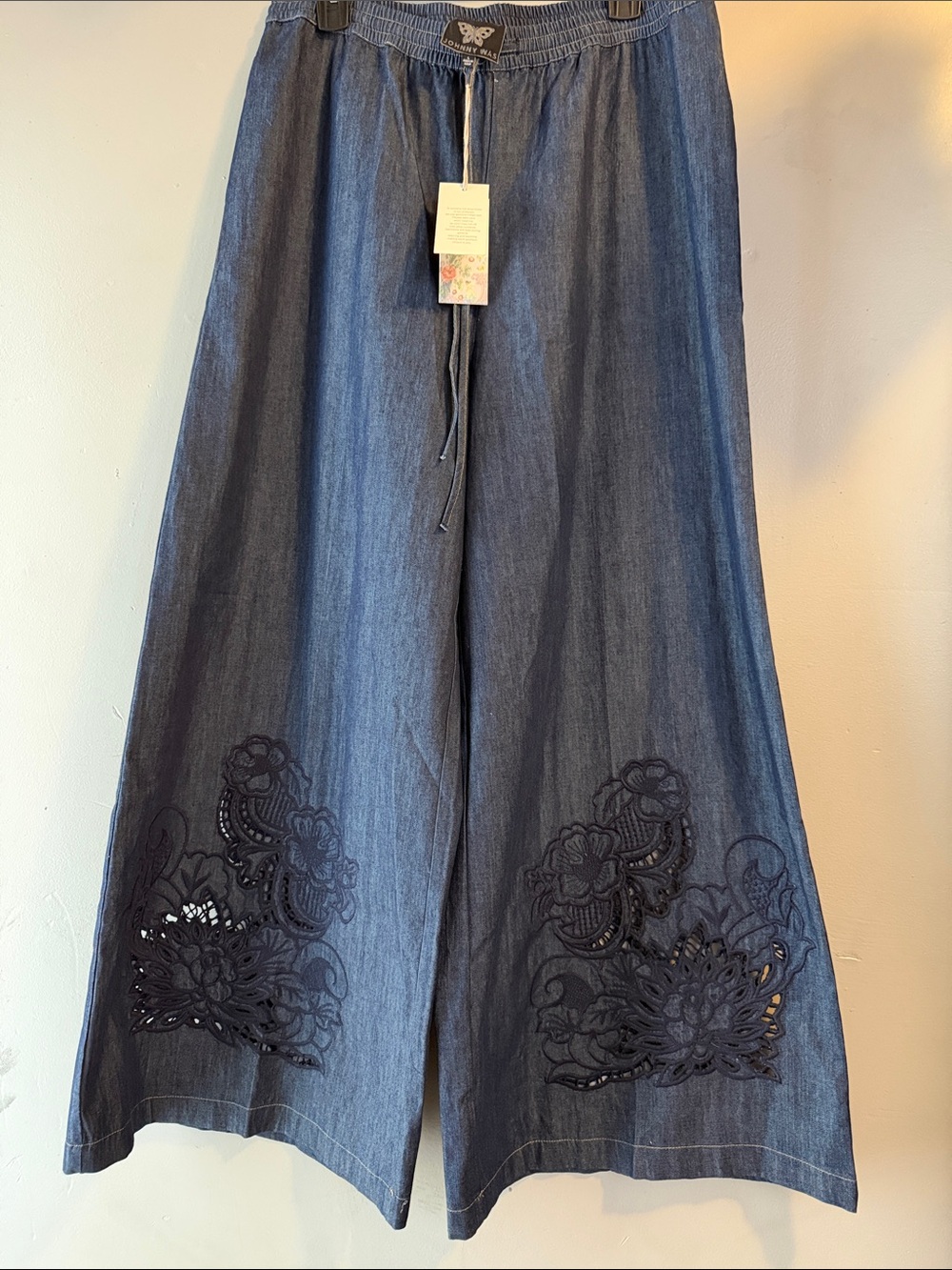 NWT Johnny Was Dark Indigo Elastic Waist Denim Pants